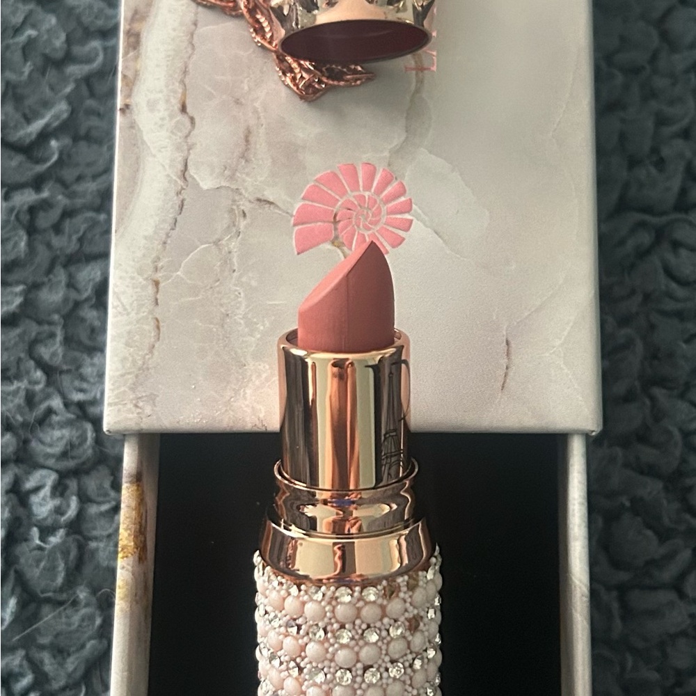 Dirty Nude Luxurious Rose Gold Lipstick - Picture 2 of 3